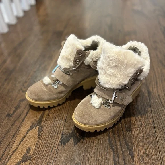 Kendall and Kylie furry beige booties size 8 - Picture 6 of 10